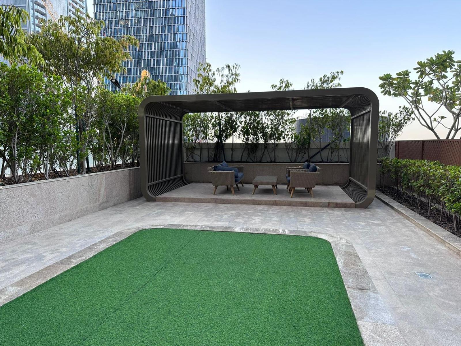 Modern Comfort1br Rp Heights 5-min Mall Apartment Dubai
